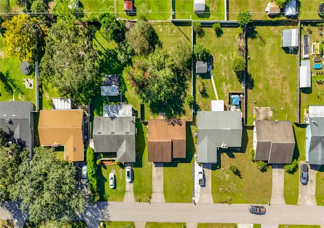 Photo 4 of Single family home for sale at 3749 Feather Dr, Lakeland, FL 33812 | MLS# L4965639 | Listing updated on 2026-10-23