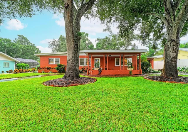 Photo 2 of Single family home for sale at 126 Holly Ave, Sarasota, FL 34243 | MLS# A4708933 | Listing updated on 2026-10-09