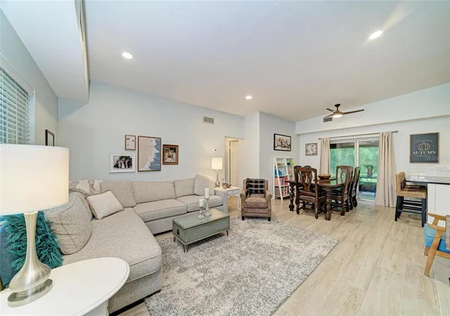 Photo 4 of Single family home for sale at 126 Holly Ave, Sarasota, FL 34243 | MLS# A4708933 | Listing updated on 2026-10-09