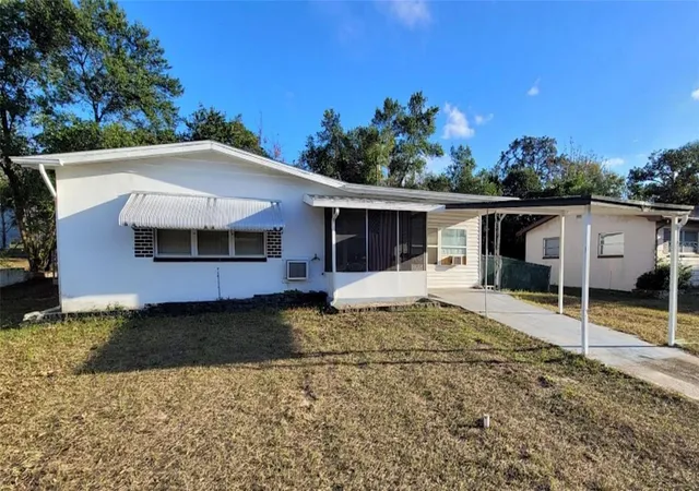 Photo 2 of Single family home for sale at 15 N Wadsworth Ave, Beverly Hills, FL 34465 | MLS# OM733703 | Listing updated on 2026-10-08