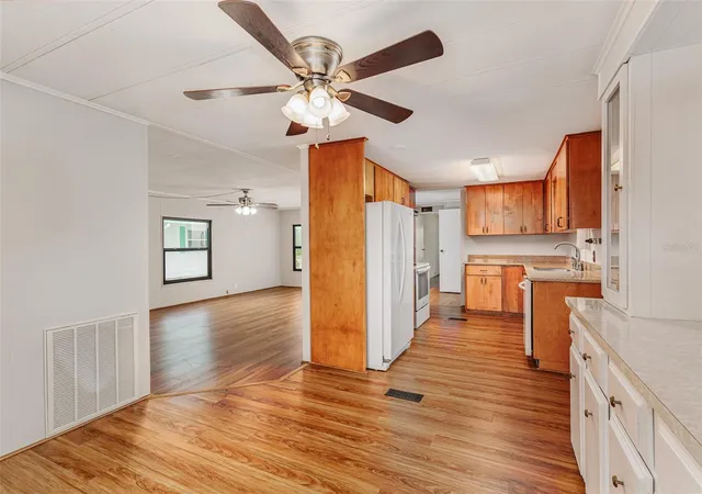Photo 3 of Manufactured home for sale at 2055 S Floral Ave #224, Bartow, FL 33830 | MLS# L4965640 | Listing updated on 2026-10-09