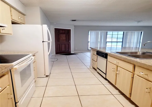 Photo 3 of Single family home for sale at 1910 Sw 34th Court, Ocala, FL 34474 | MLS# OM733705 | Listing updated on 2026-10-09