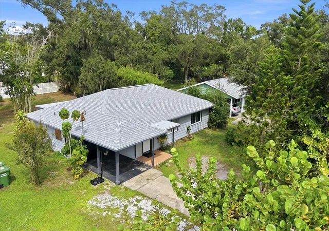 Photo 4 of Single family home for sale at 2533 Hawthorne St, Sarasota, FL 34239 | MLS# A4708937 | Listing updated on 2026-10-09