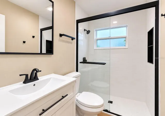 Photo 4 of Single family home for sale at 412 62nd Street NW, Bradenton, FL 34209 | MLS# A4708947 | Listing updated on 2026-10-10