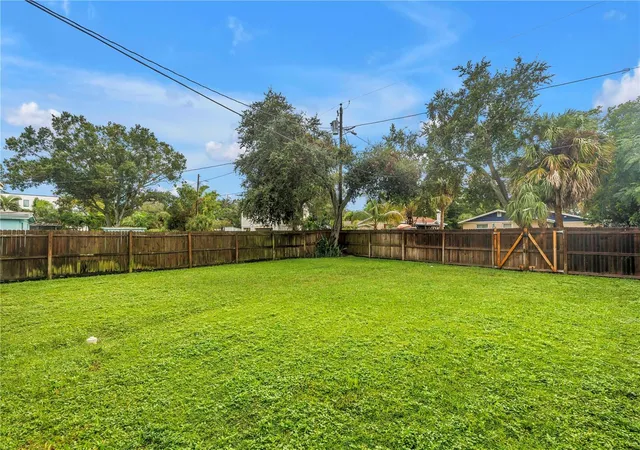 Photo 3 of Single family home for sale at 2511 Quincy St S, Saint Petersburg, FL 33711 | MLS# TB8556282 | Listing updated on 2026-10-22