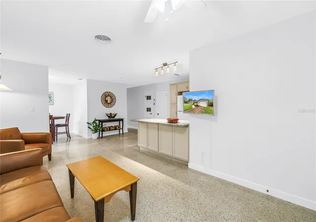 Photo 4 of Single family home for sale at 2511 Quincy St S, Saint Petersburg, FL 33711 | MLS# TB8556282 | Listing updated on 2026-10-22