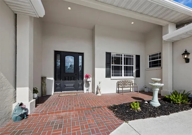 Photo 4 of Single family home for sale at 6643 Butlers Crst Dr, Bradenton, FL 34203 | MLS# A4708950 | Listing updated on 2026-10-10