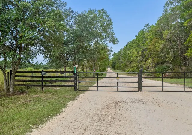 Photo 3 of Single family home for sale at 1730 Ne 120th Avenue, Williston, FL 32696 | MLS# GC544053 | Listing updated on 2026-10-09