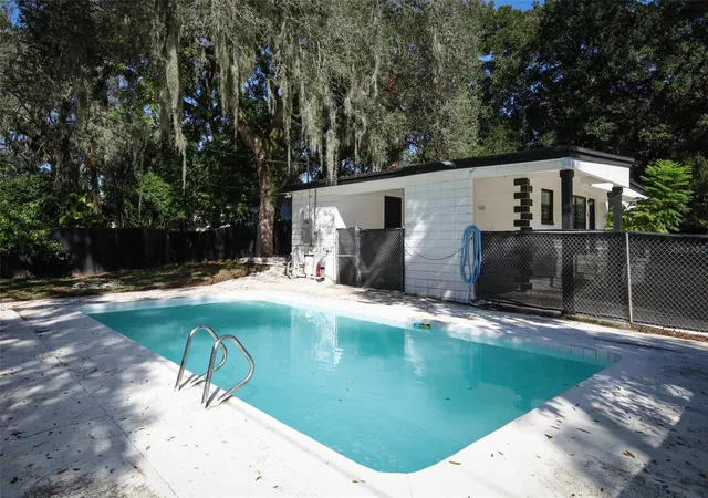 Photo 4 of Single family home for sale at 7614 Bell Blvd, Orlando, FL 32810 | MLS# O6448439 | Listing updated on 2026-10-14