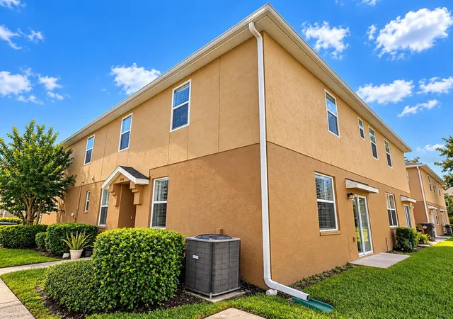 Photo 2 of Townhouse for sale at 3998 Pemberly Pines Cir, Saint Cloud, FL 34769 | MLS# S5159153 | Listing updated on 2026-10-09