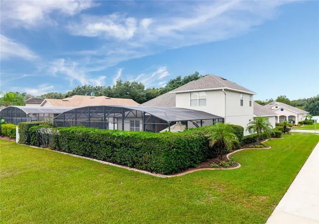 Photo 4 of Single family home for sale at 1947 Bay Clover Dr, Winter Garden, FL 34787 | MLS# O6448444 | Listing updated on 2026-10-22