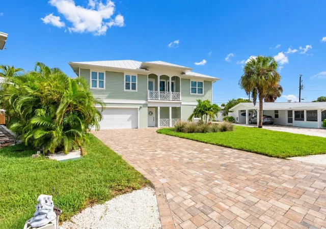 Photo 3 of Single family home for sale at 1185 Little Ct, Englewood, FL 34223 | MLS# A4708954 | Listing updated on 2026-10-08