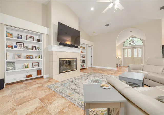 Photo 4 of Single family home for sale at 1422 Mallard Pl, Palm Harbor, FL 34683 | MLS# TB8556309 | Listing updated on 2026-10-10