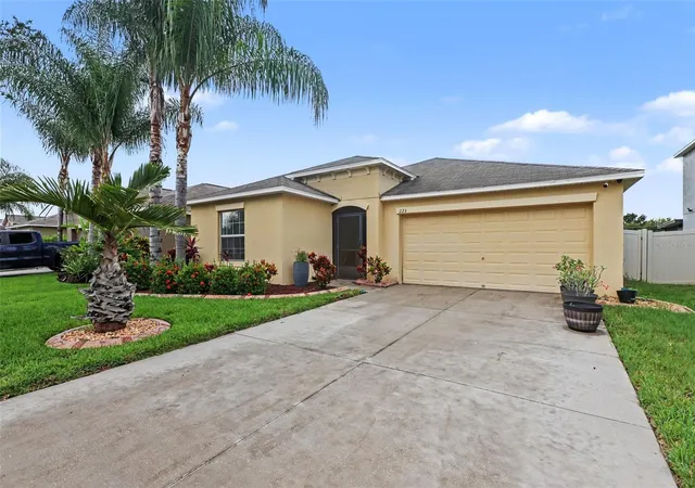 Photo 1 of Single family home for sale at 223 Cascade Bnd Dr, Ruskin, FL 33570 | MLS# TB8556317 | Listing updated on 2026-10-09