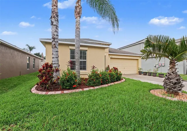 Photo 2 of Single family home for sale at 223 Cascade Bnd Dr, Ruskin, FL 33570 | MLS# TB8556317 | Listing updated on 2026-10-09