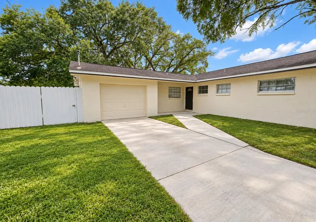 Single family home for sale at 4437 Dolphin Dr, TAMPA, FL 33617 | MLS# TB8556318