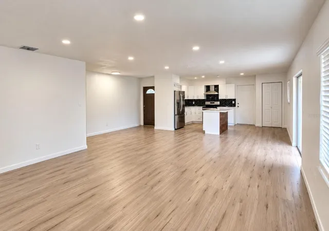 Photo 2 of Single family home for sale at 4437 Dolphin Dr, Tampa, FL 33617 | MLS# TB8556318 | Listing updated on 2026-10-21