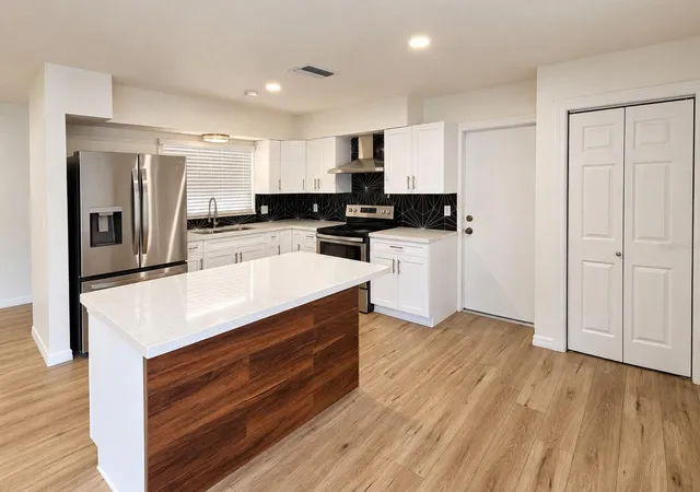 Photo 3 of Single family home for sale at 4437 Dolphin Dr, Tampa, FL 33617 | MLS# TB8556318 | Listing updated on 2026-10-21