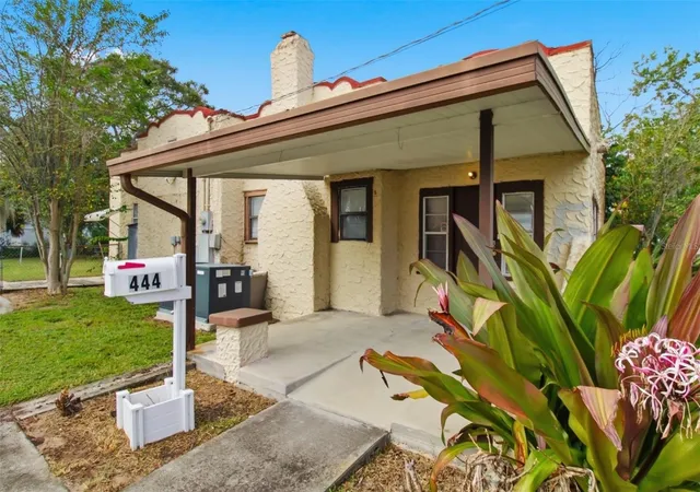 Photo 2 of Single family home for sale at 444 Ave I SE, Winter Haven, FL 33880 | MLS# TB8556320 | Listing updated on 2026-10-09