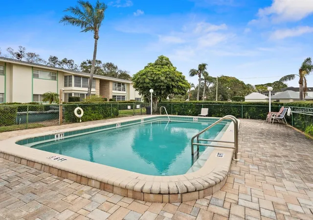 Listing Photo 2 - Condo for sale in building located at 8301 Bardmoor Blvd, Largo, FL 33777 - Unit #209