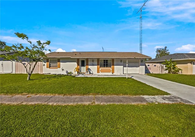 Photo 4 of Single family home for sale at 402 Marion Oaks Dr, Ocala, FL 34473 | MLS# G5118837 | Listing updated on 2026-10-18