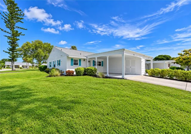Photo 2 of Condo for sale at 9413 Concord Cir, Bradenton, FL 34210 | MLS# A4708962 | Listing updated on 2026-10-23