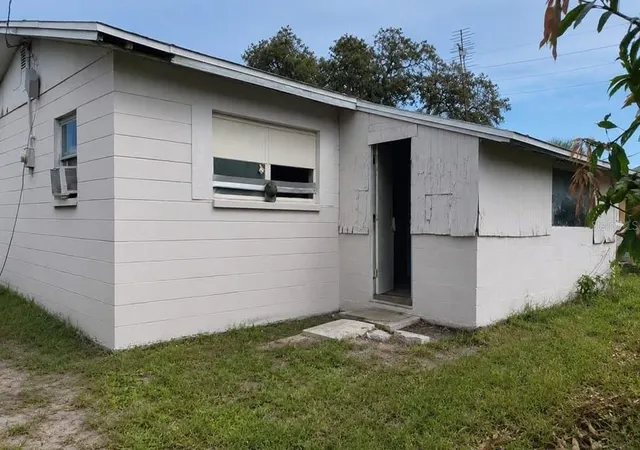 Photo 1 of Single family home for sale at 1781 Southland Ave, Melbourne, FL 32935 | MLS# O6448462 | Listing updated on 2026-10-09