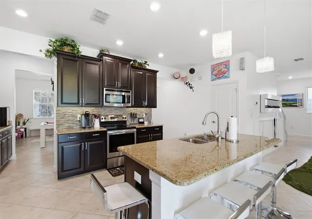 Photo 2 of Single family home for sale at 1407 Pro Shop Ct, Davenport, FL 33896 | MLS# S5159164 | Listing updated on 2026-10-10