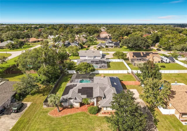 Photo 2 of Single family home for sale at 510 Brokenshire Dr, Debary, FL 32713 | MLS# O6448464 | Listing updated on 2026-10-27