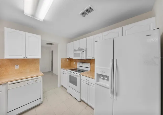 Listing Photo 4 - Condo for sale in building located at 9617 SW 92nd Ct, OCALA, FL 34481
