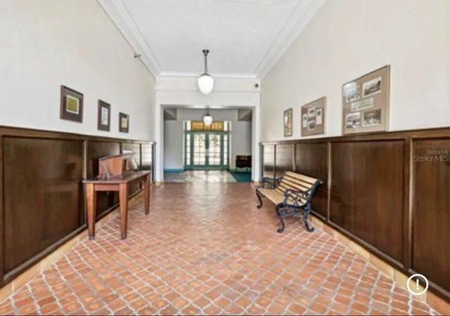 Photo 3 of Condo for sale at 701 Mirror Lake Dr N #120, Saint Petersburg, FL 33701 | MLS# W7890202 | Listing updated on 2026-10-10