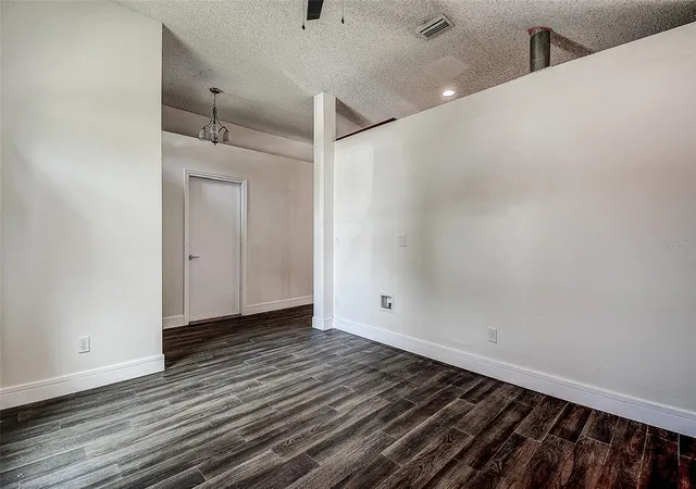 Photo 4 of Single family home for sale at 1709 Scotch Pine Dr, Brandon, FL 33511 | MLS# TB8556348 | Listing updated on 2026-10-21