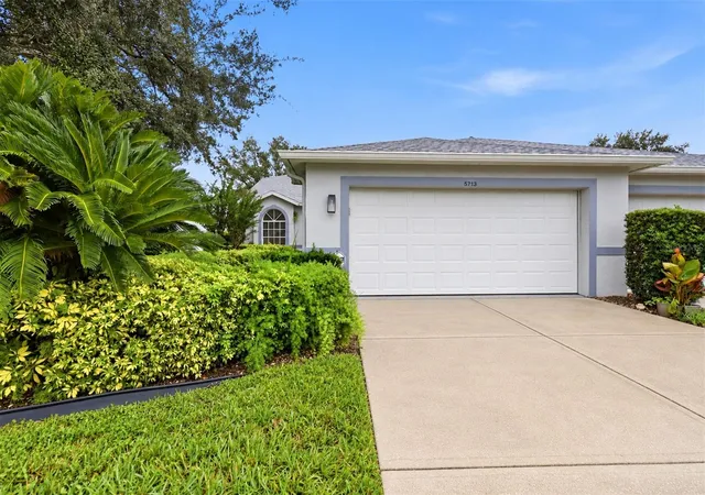 Photo 3 of House for sale at 5713 Cottonwood St, Bradenton, FL 34203 | MLS# TB8556351 | Listing updated on 2026-10-11