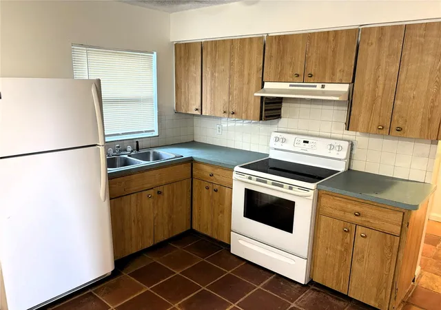Photo 4 of House for sale at 315 60th Avenue Ter W, Bradenton, FL 34207 | MLS# A4708967 | Listing updated on 2026-10-09