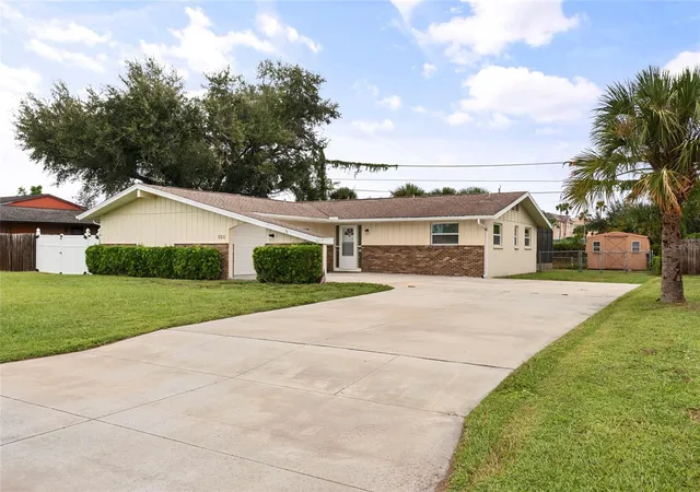 Single family home for sale at 517 Peach St, VENICE, FL 34285 | MLS# A4708968