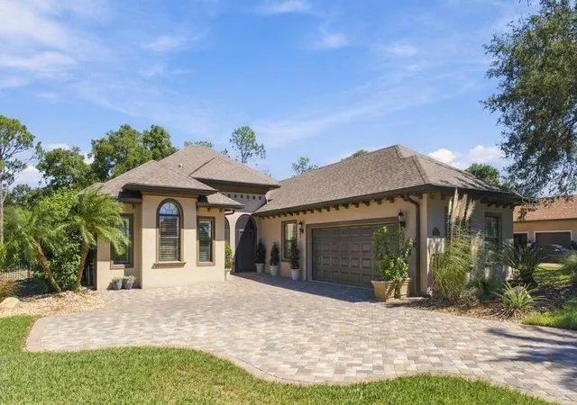 Single family home for sale at 5084 Greens Dr, LADY LAKE, FL 32159 | MLS# G5118845
