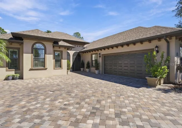 Photo 1 of Single family home for sale at 5084 Greens Dr, Lady Lake, FL 32159 | MLS# G5118845 | Listing updated on 2026-10-23