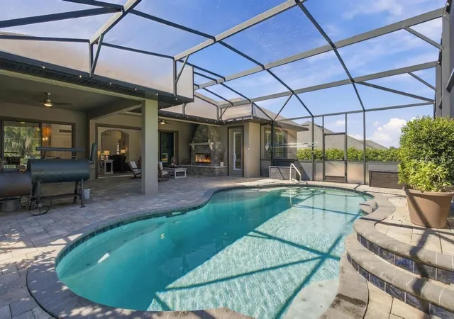 Photo 2 of Single family home for sale at 5084 Greens Dr, Lady Lake, FL 32159 | MLS# G5118845 | Listing updated on 2026-10-23