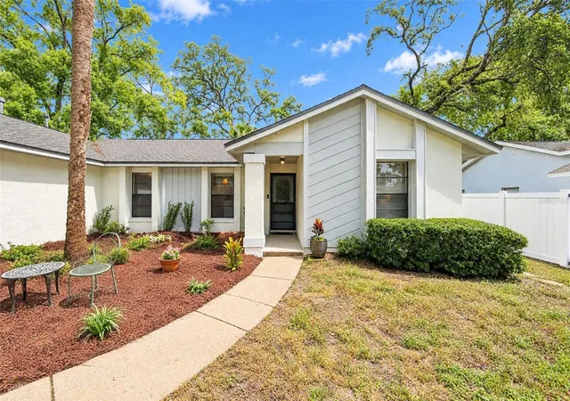 Photo 2 of Single family home for sale at 120 Buck Ct, Casselberry, FL 32707 | MLS# O6448495 | Listing updated on 2026-10-09