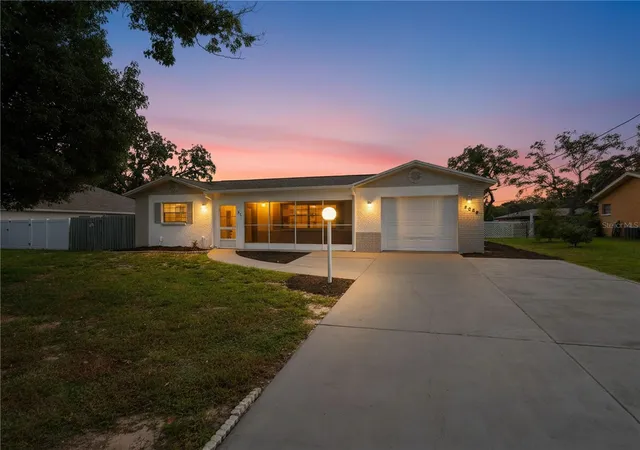 Photo 2 of Single family home for sale at 2048 Waterfall Dr, Spring Hill, FL 34608 | MLS# W7890206 | Listing updated on 2026-10-09
