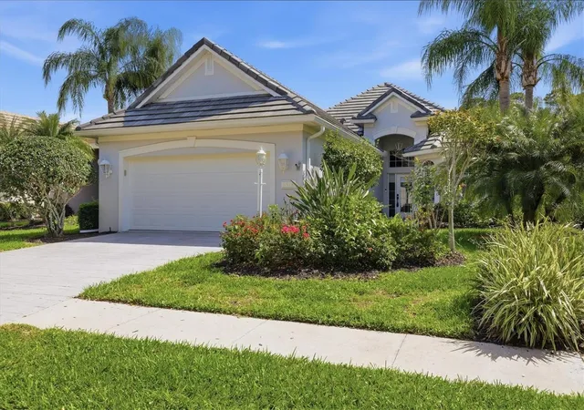 Photo 1 of Single family home for sale at 6514 Oakland Hills Dr, LAKEWOOD RANCH, FL 34202 | MLS# A4708971 | Listing updated on 2026-10-15