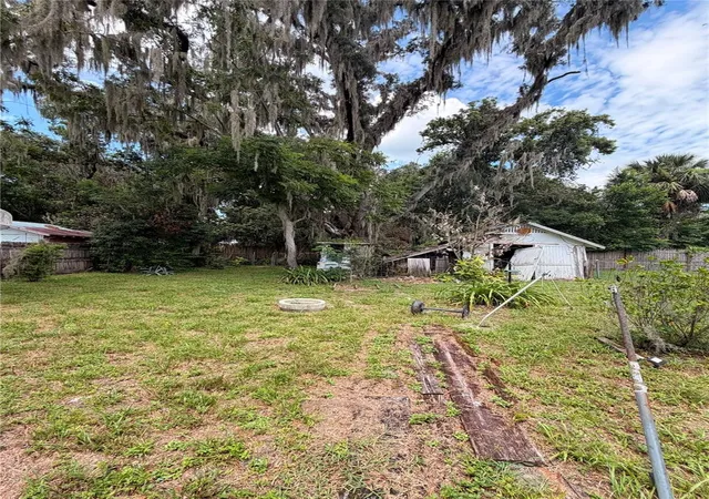 Photo 3 of Single family home for sale at 613 W Minnesota Ave, Deland, FL 32720 | MLS# O6448500 | Listing updated on 2026-10-09