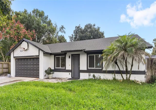 Photo 2 of Single family home for sale at 7714 Bayberry Ct, Orlando, FL 32810 | MLS# O6448506 | Listing updated on 2026-10-23