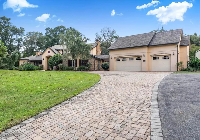Photo 3 of Single family home for sale at 2150 W Dale Cir, Deland, FL 32720 | MLS# O6448509 | Listing updated on 2026-10-09