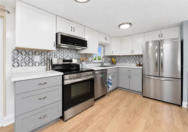 Photo 3 of Manufactured home for sale at 7333 Varley Cir, Port Charlotte, FL 33981 | MLS# C7531773 | Listing updated on 2026-10-10