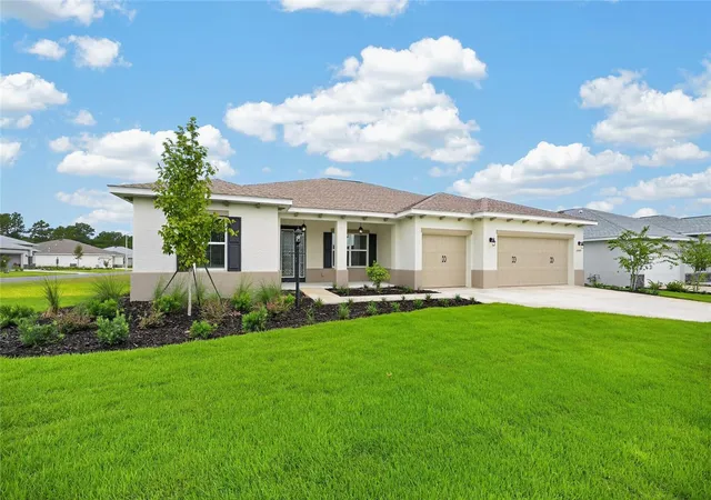 Photo 3 of Single family home for sale at 10440 SW 106th Court, Ocala, FL 34481 | MLS# OM733721 | Listing updated on 2026-10-09