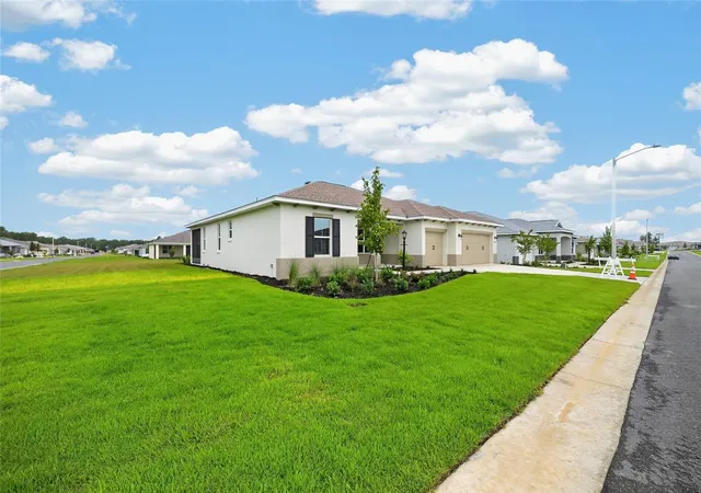 Photo 4 of Single family home for sale at 10440 SW 106th Court, Ocala, FL 34481 | MLS# OM733721 | Listing updated on 2026-10-09