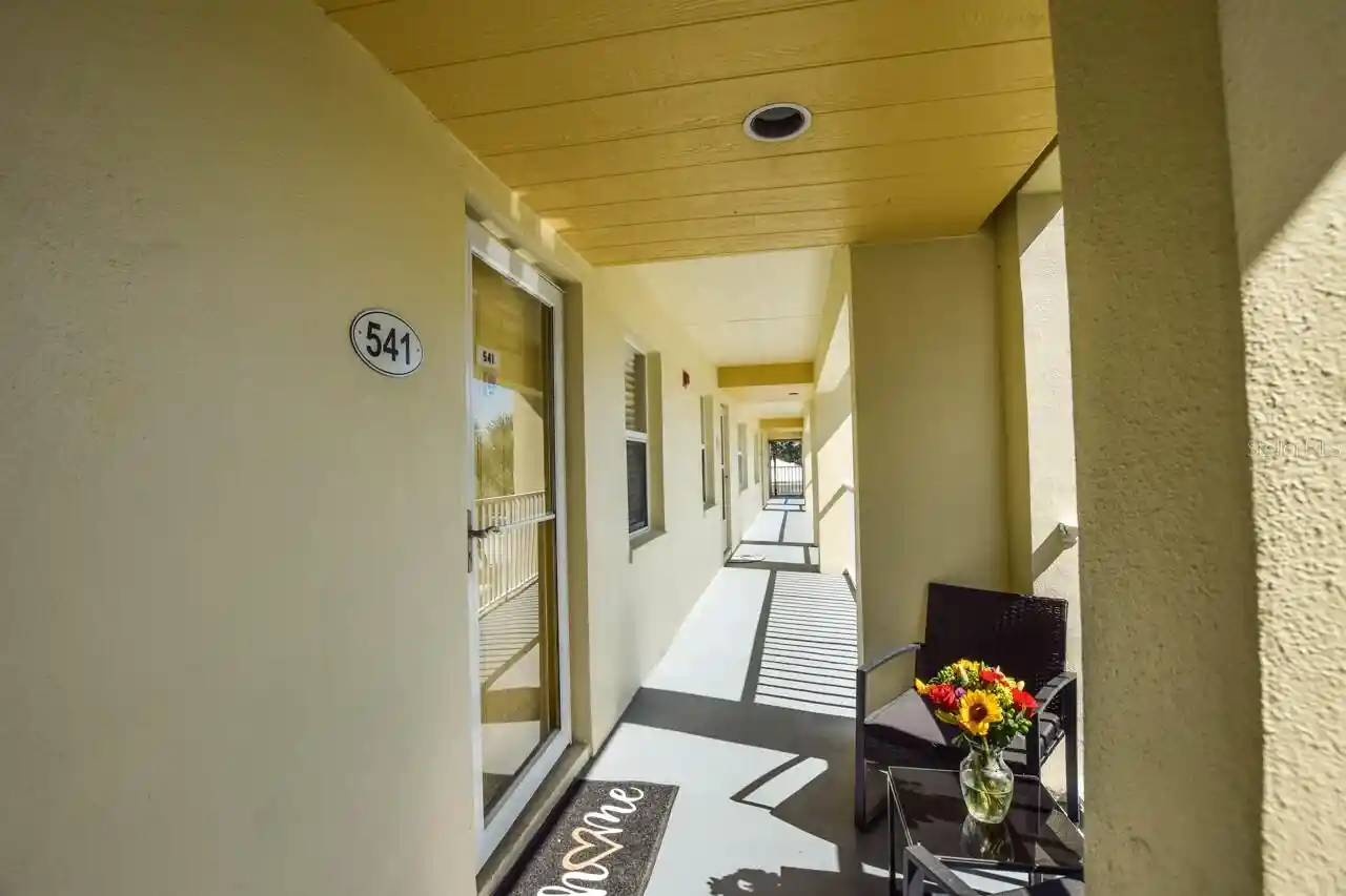Listing Photo 2 - Condo for sale in 433 Cerromar Ln located at 433 Cerromar Ln, VENICE, FL 34293 - Unit #541