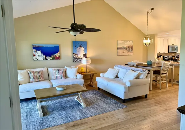 Listing Photo 4 - Condo for sale in building located at 433 Cerromar Ln, VENICE, FL 34293 - Unit #541