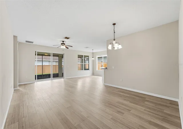 Photo 2 of Single family home for sale at 185 Venetian Bay Cir, Sanford, FL 32771 | MLS# O6448511 | Listing updated on 2026-10-09